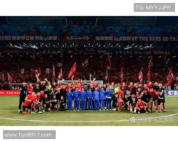 足球明星加盟上海球队引发热潮球迷期待新赛季精彩表现