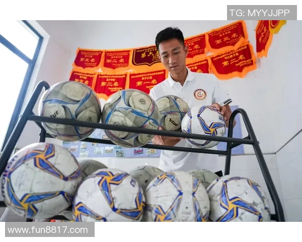 足球明星的职业生涯与成就分析及个人简历展示